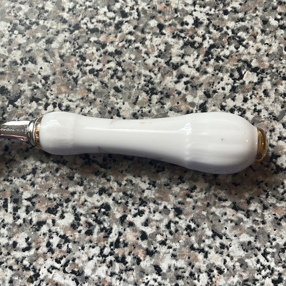 Noritake Cake Server with Christmas Holly Design - Picture 7 of 8